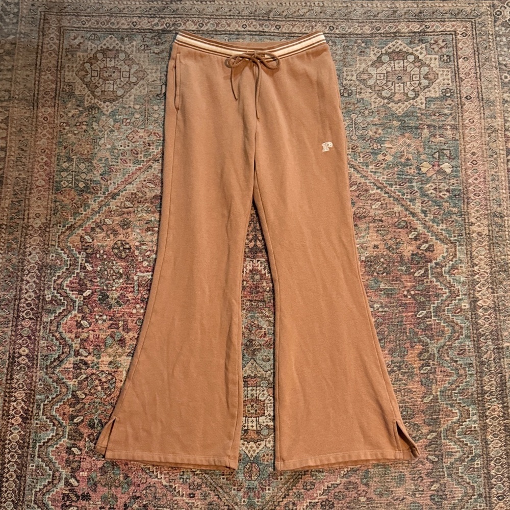 Victoria's Secret PINK Like New Ivy Fleece Split Hem Flare Sweatpants in Camel - Picture 5 of 7